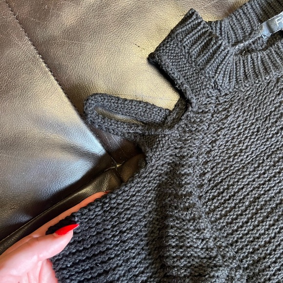 Forever 21 Women’s Cold Shoulder Sweater, Black, Size Small - Picture 6 of 8